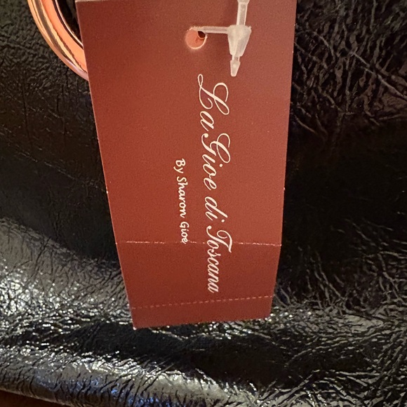 Elegant Black Handbag - Picture 4 of 16